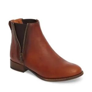 Frye Ankle boots Carly Zip Chelsea shoes cognac